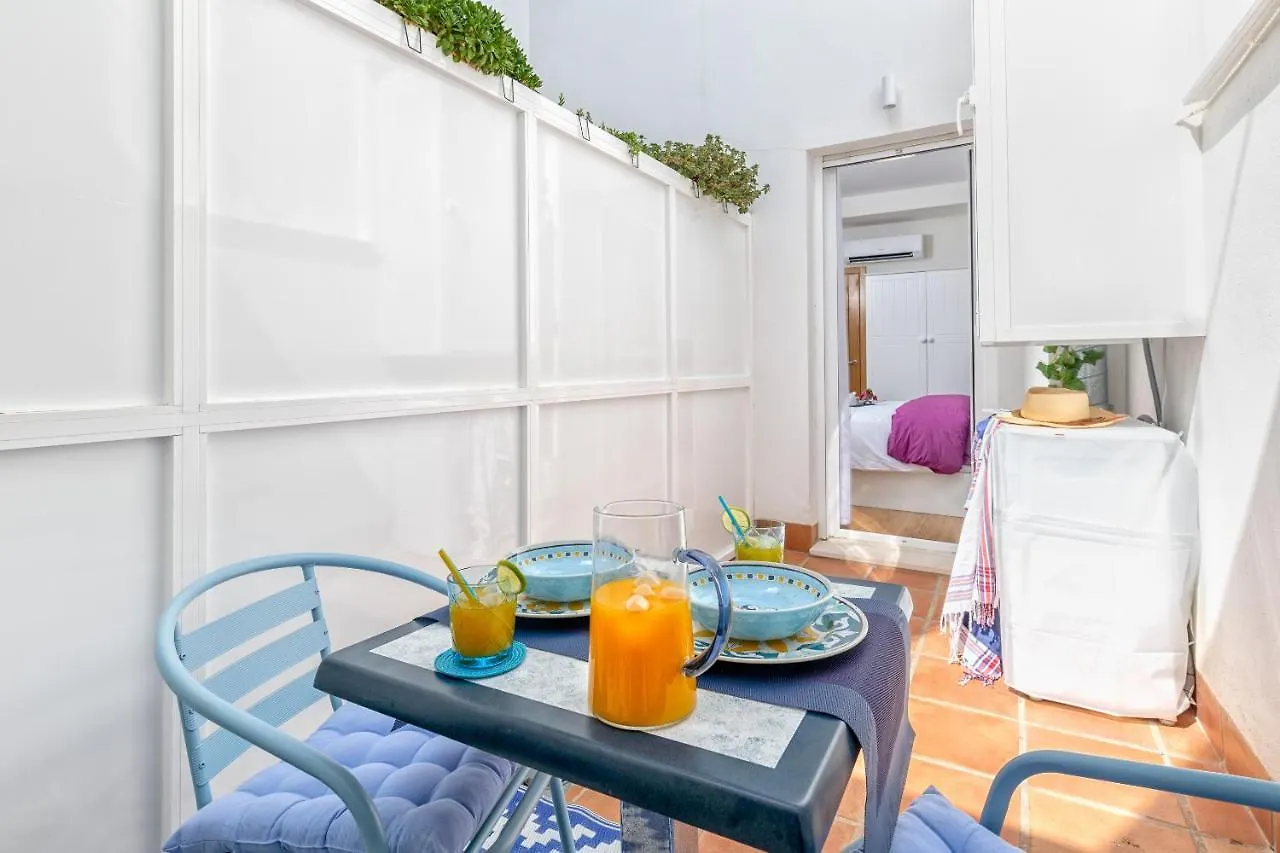 Homely Malaga Cristo Deluxe 0*,
